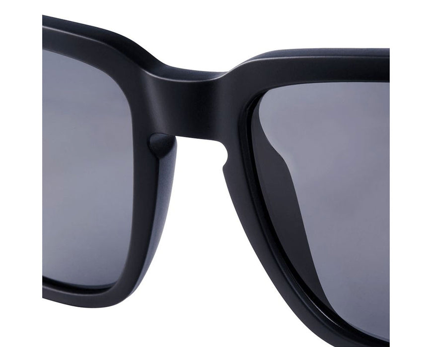 Close-up of the nose bridge and lens edge on the Method Seven Evolution SUN Polarized sunglasses.