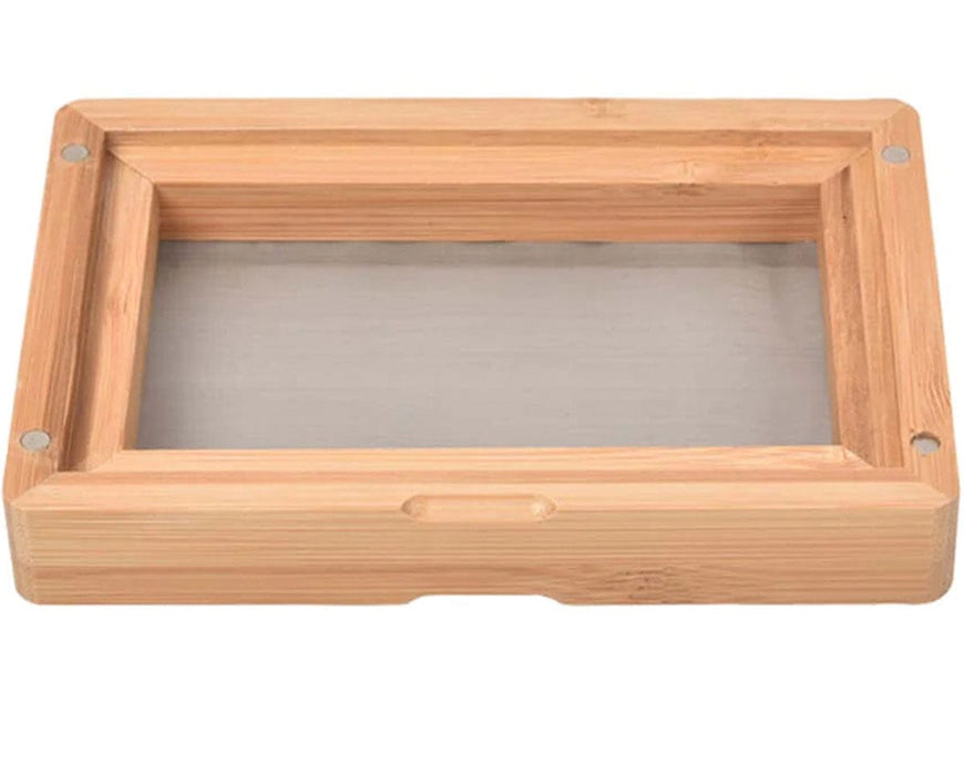 Close-up of Rosineer bamboo sifter tier featuring a 175 micron stainless steel mesh screen for pollen collection.